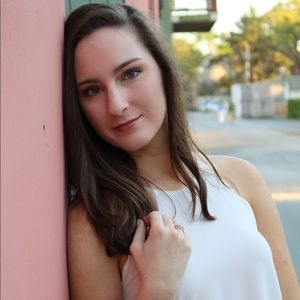 Meet your Posher, Lauren